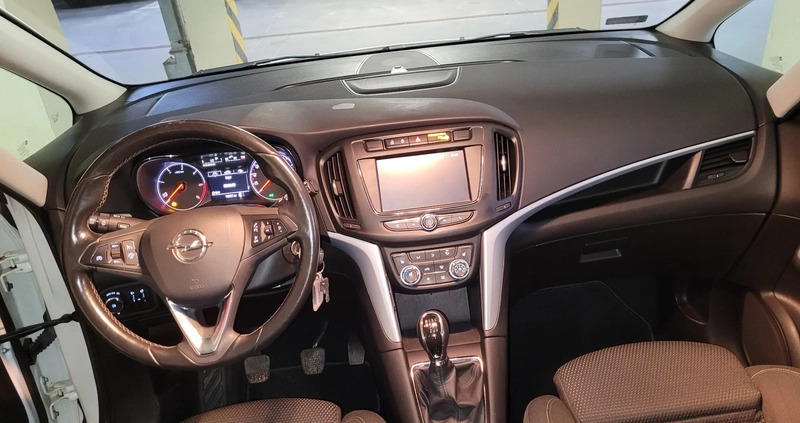 Opel Zafira cena 47900 przebieg: 150000, rok produkcji 2017 z Zgierz małe 92